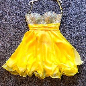 Size 6 BG Haute Yellow Prom Dress